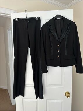 Vintage CACHÉ Black Tuxedo Pant Suit 2-PC Set Size 4/2 Pleated Satin Trim Y2K